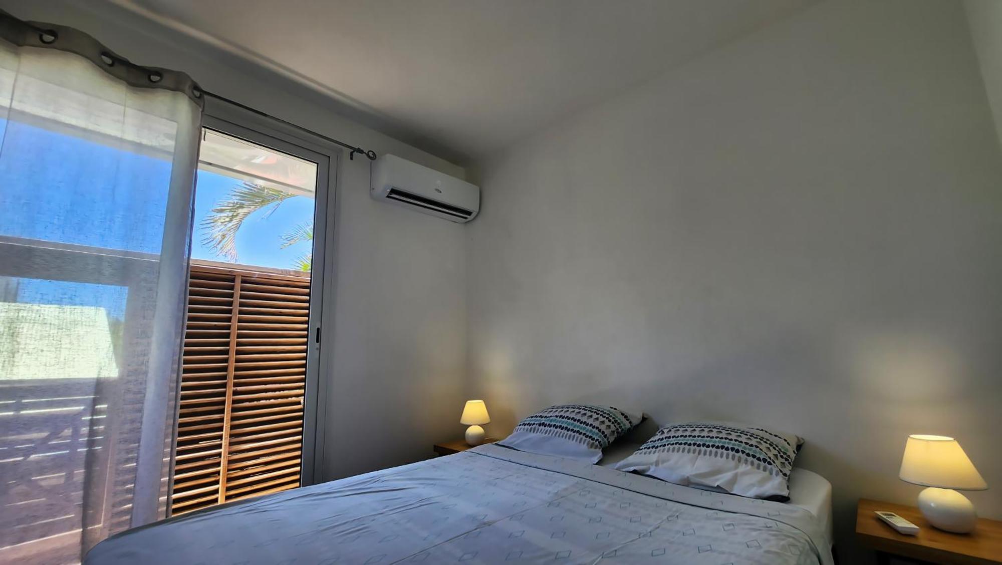 Le Manguier Apartment Saint Pierre Bagian luar foto